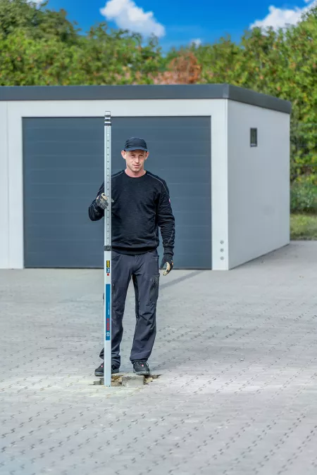 Gartenhaus Fundamente erstellen mit einem Spaten