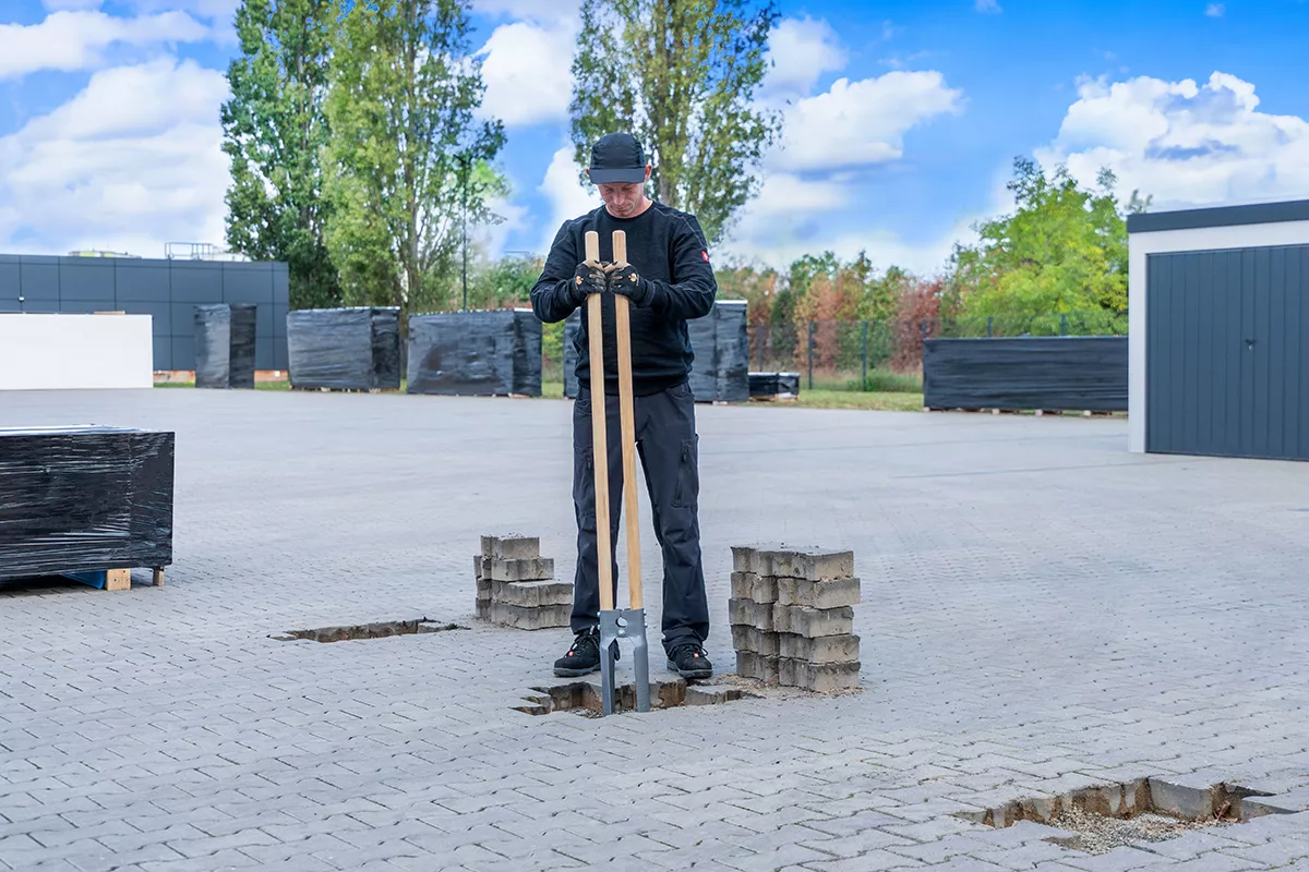 Gartenhaus Fundamente erstellen mit einem Erdlochausheber