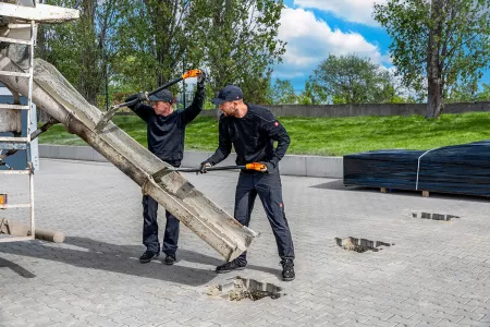 Gartenhaus Garagen Fundamente erstellen mit einem Minibagger und Erdbohrer